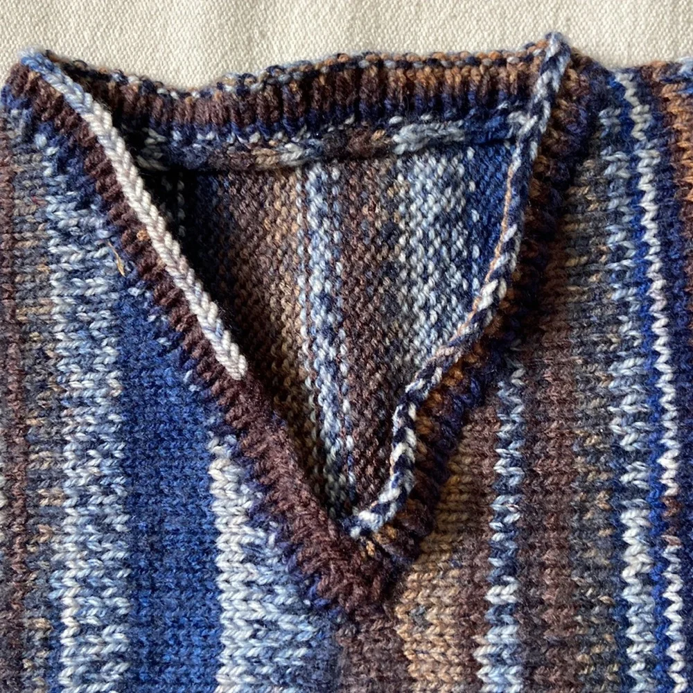 HANDMADE WOOL Hand Knit Sweater Sweatshirt Jacket Jumper Pullover Cozy Blue